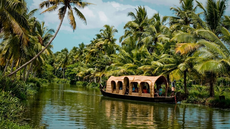 Kerala backwaters tour package